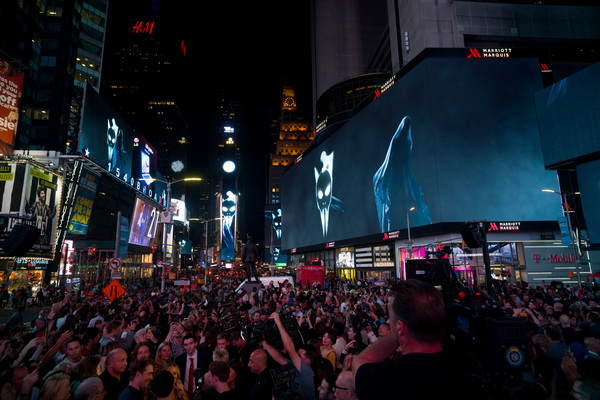 Photos/Video: HARRY POTTER AND THE CURSED CHILD Takes Over Times Square For All New Promo Image
