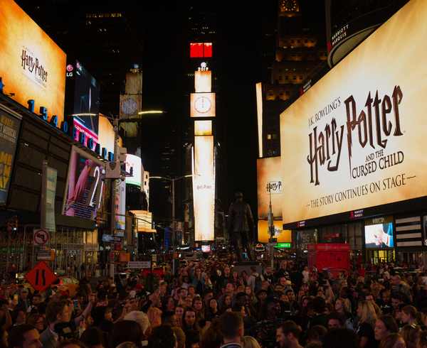 Photos/Video: HARRY POTTER AND THE CURSED CHILD Takes Over Times Square For All New Promo Image