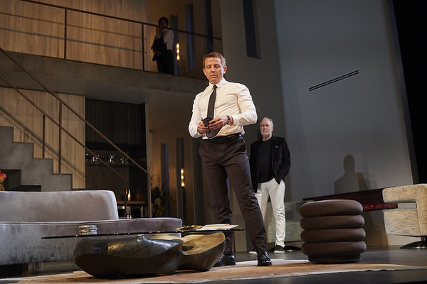 Photo Flash: Idina Menzel Stars In SKINTIGHT At Geffen Playhouse Image