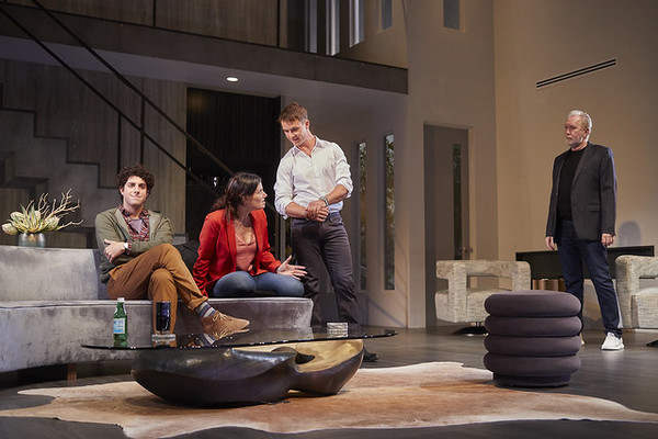 Photo Flash: Idina Menzel Stars In SKINTIGHT At Geffen Playhouse Image