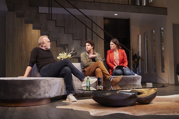 Photo Flash: Idina Menzel Stars In SKINTIGHT At Geffen Playhouse Image