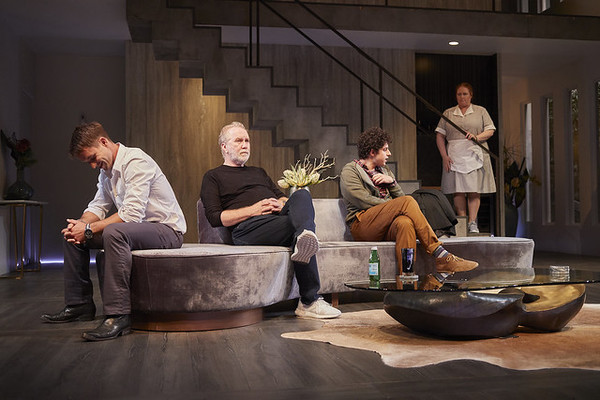 Photo Flash: Idina Menzel Stars In SKINTIGHT At Geffen Playhouse Image