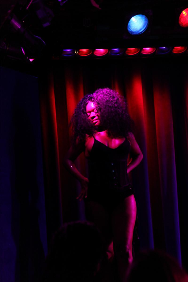 Review: HOUSE OF NOIRE Burlesque Sets The Laurie Beechman Theatre Ablaze 