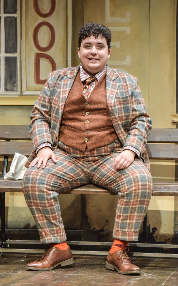Photo Flash: First Look at ONE MAN, TWO GUVNORS at Derby Theatre Image