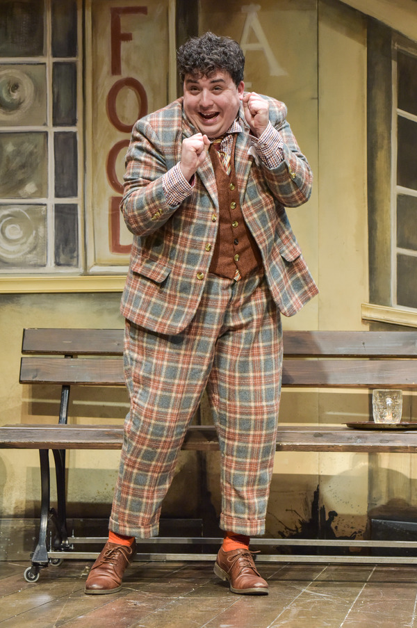Photo Flash: First Look at ONE MAN, TWO GUVNORS at Derby Theatre Image