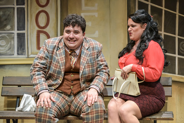 Photo Flash: First Look at ONE MAN, TWO GUVNORS at Derby Theatre Image
