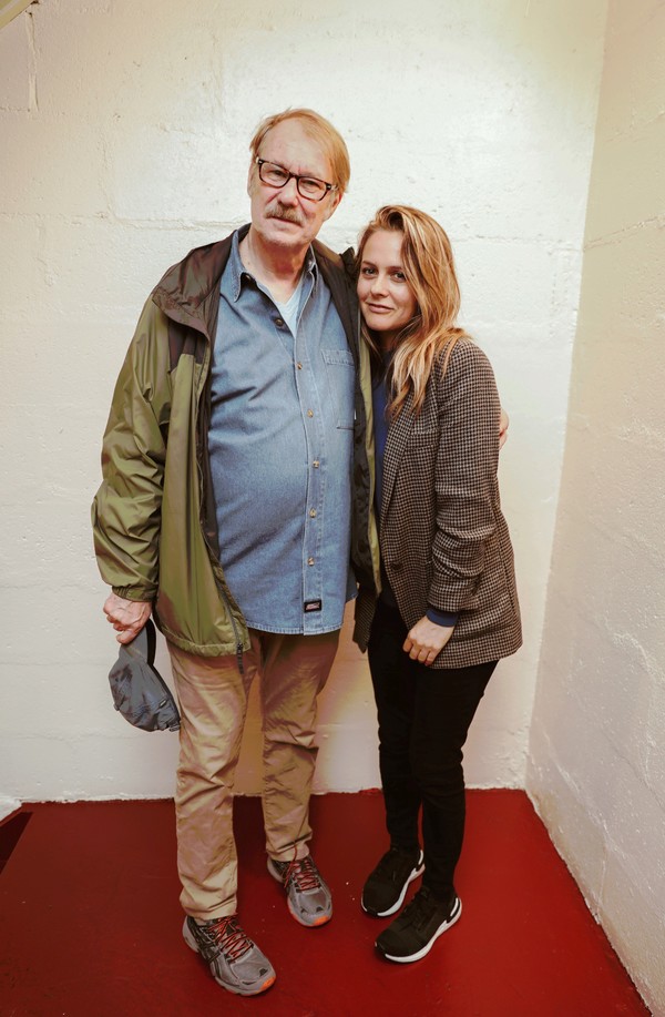 Photo Flash: Alicia Silverstone Stops By OKLAHOMA! On Broadway! Image