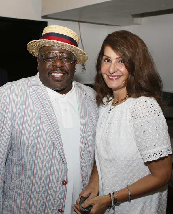 Cedric the Entertainer and Nia Vardalos Photo