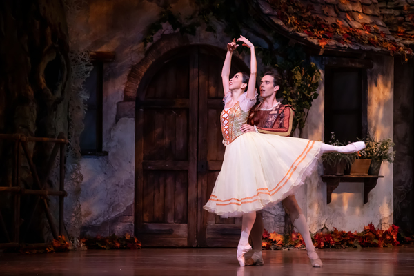 Yuriko Kajiya as Giselle and Connor Walsh as Albrecht Photo