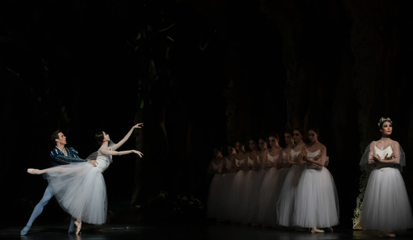 Photo Flash: First Look at Houston Ballet's GISELLE Image