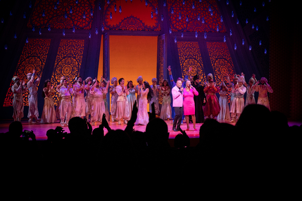 Photo Flash: Original ALADDIN Performers Reunite On Stage Image