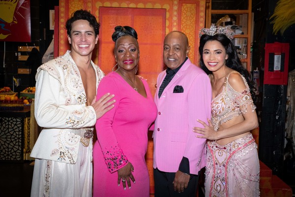 Photo Flash: Original ALADDIN Performers Reunite On Stage Image