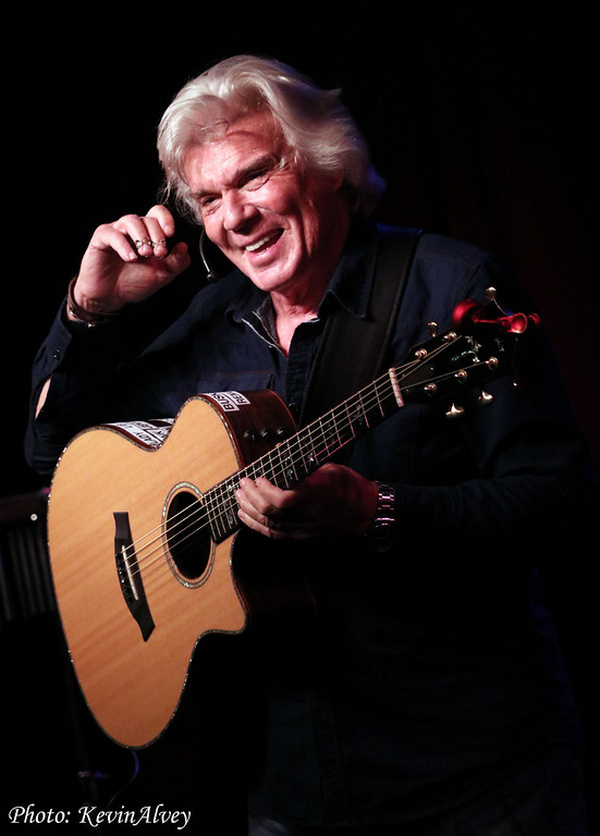 Photo Flash: John Davidson Returns To Birdland With TROUBADOR Image