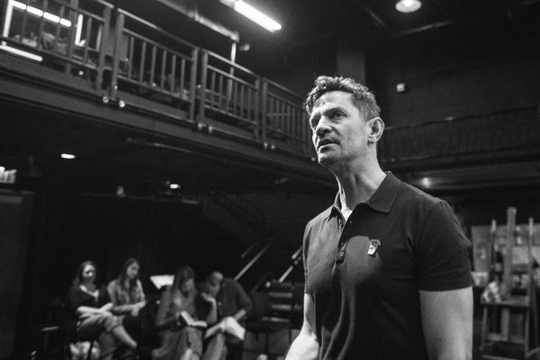 Photo Flash: In Rehearsal with Chicago Shakes' THE KING'S SPEECH 
