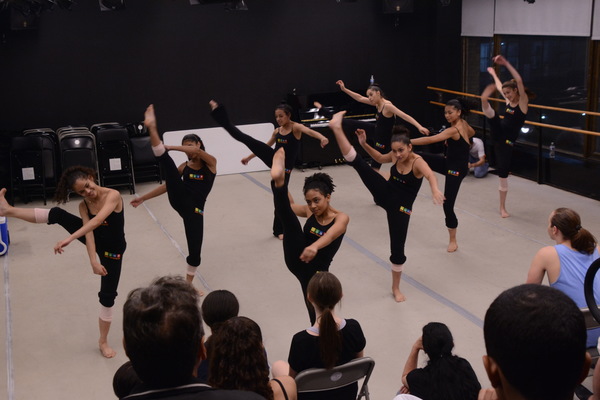 Photo Coverage: Better Entertainment Hosts Ballet Paraisopolis Image