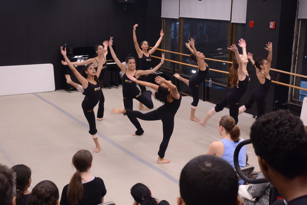 Members of The Ballet Paraisopolis that includes- Geise da Rocha, Anna Carolina Monte Photo