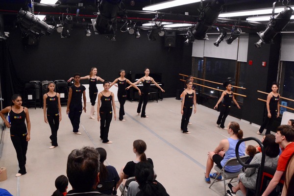 Photo Coverage: Better Entertainment Hosts Ballet Paraisopolis Image