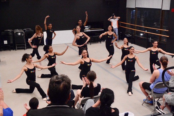 Photo Coverage: Better Entertainment Hosts Ballet Paraisopolis Image