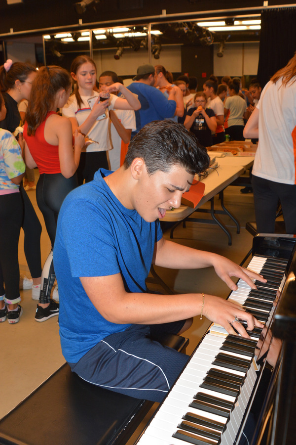 Photo Coverage: Better Entertainment Hosts Ballet Paraisopolis Image