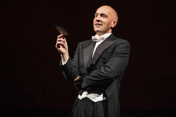 Review: Derren Brown Doesn't Want Me To Tell You Anything About DERREN BROWN: SECRET Image