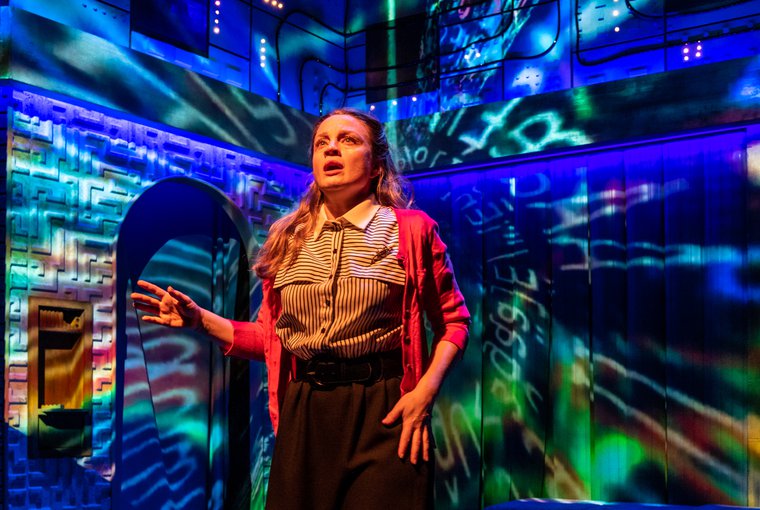 Interview: Debra Whitfield Talks TECH SUPPORT at 59E59 Image