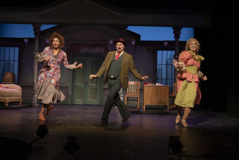 Review: ANNIE at Omaha Community Playhouse: You're Going to Like It Here Image