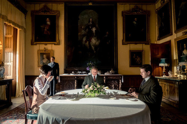 Michelle Dockery as Lady Mary Talbot, Robert James-Collier as Thomas Barrow, Hugh Bon Photo