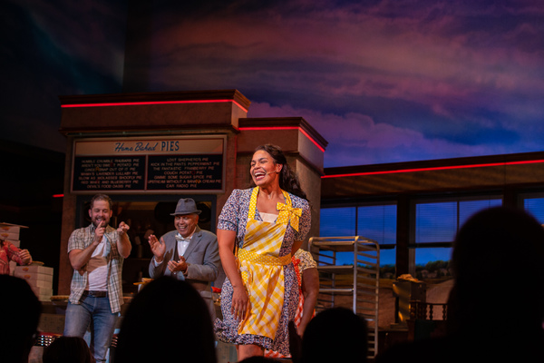 Jordin Sparks and the cast of Waitress Photo