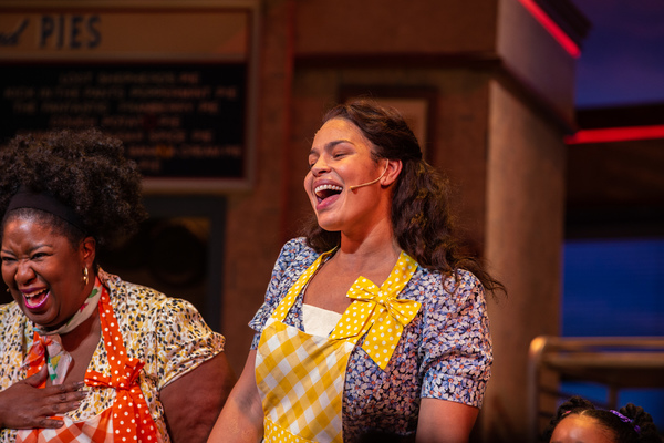 Jordin Sparks and the cast of Waitress Photo