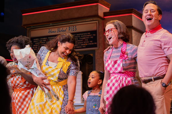 Jordin Sparks and the cast of Waitress Photo