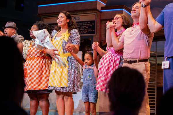 Jordin Sparks and the cast of Waitress Photo