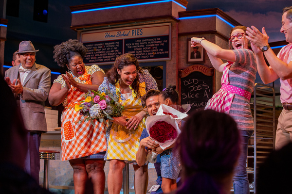 Jordin Sparks and the cast of Waitress Photo