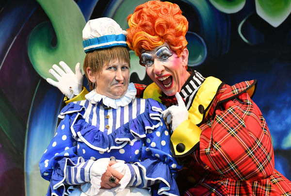 Photo Flash: First Look at the Cast of SNOW WHITE AND THE SEVEN DWARFS at Birmingham Hippodrome 