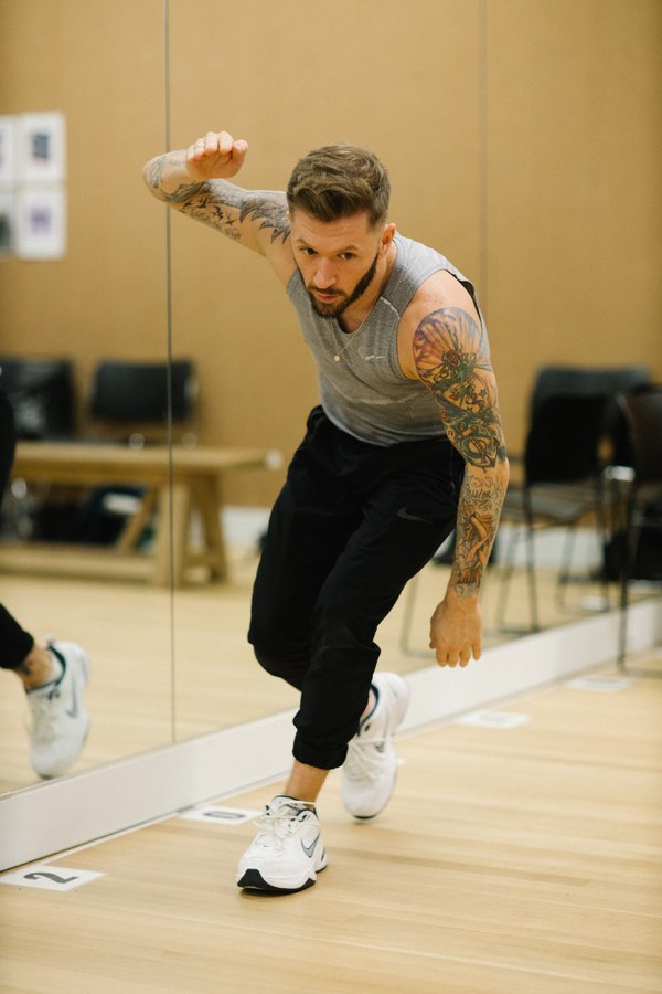 Photo Flash: In Rehearsal with THE WRONG MAN, Previews Begin Tonight Image