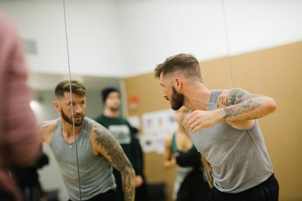 Photo Flash: In Rehearsal with THE WRONG MAN, Previews Begin Tonight Image