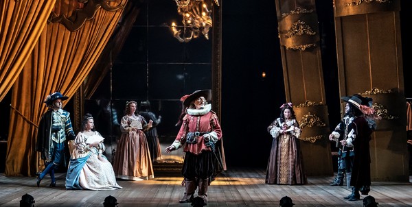 Photo Flash: A First Look At BERNHARDT/HAMLET At Goodman Theatre Image