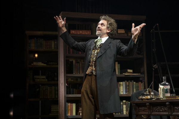 Photo Flash: A First Look At BERNHARDT/HAMLET At Goodman Theatre Image