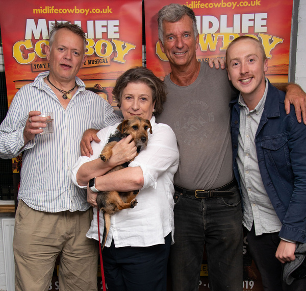 Caroline Quentin, Duncan Wisbey Tony Hawks and James Thackeray  Photo