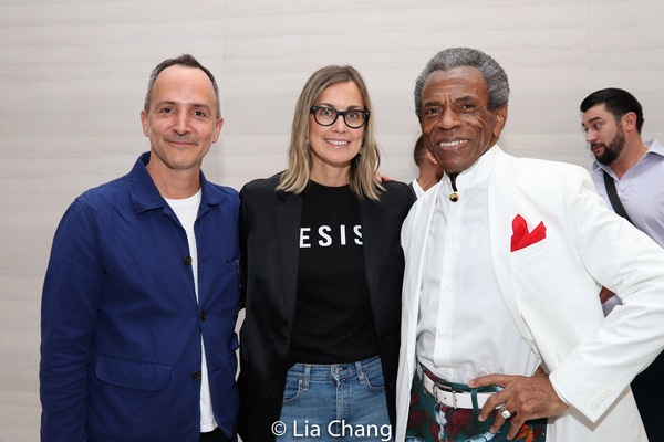 Photo Flash: Inside Memoji Karaoke With André De Shields At Reopening Of Apple Fifth Avenue Image