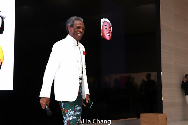 Photo Flash: Inside Memoji Karaoke With André De Shields At Reopening Of Apple Fifth Avenue Image