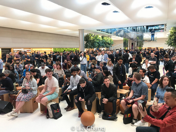 Grand reopening of Apple Fifth Avenue in New York on September 20, 2019 Photo