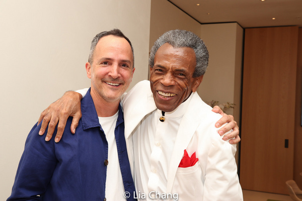 Photo Flash: Inside Memoji Karaoke With André De Shields At Reopening Of Apple Fifth Avenue Image