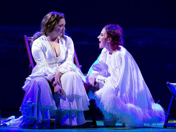 I'm with Muriel. A review of MURIEL'S WEDDING at QPAC 