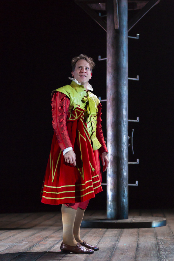 Photo Flash: Huntington Theatre Company Presents ROSENCRANTZ & GUILDENSTERN ARE DEAD Image
