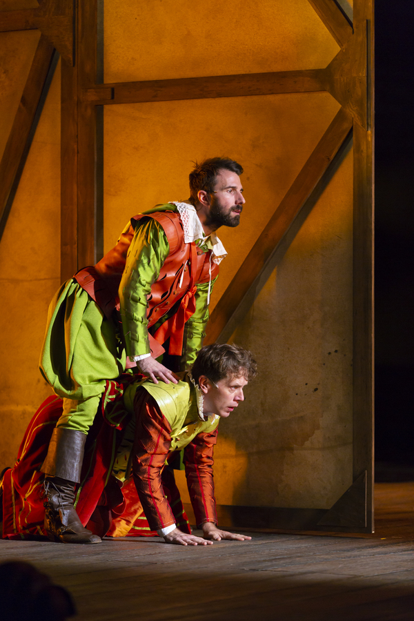 Photo Flash: Huntington Theatre Company Presents ROSENCRANTZ & GUILDENSTERN ARE DEAD Image