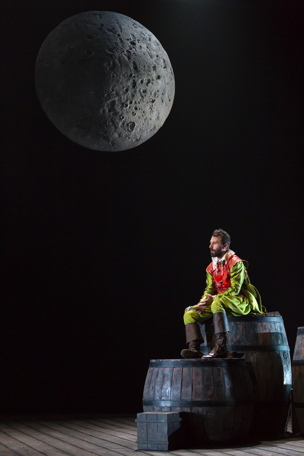 Photo Flash: Huntington Theatre Company Presents ROSENCRANTZ & GUILDENSTERN ARE DEAD Image