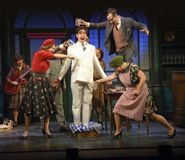 Photo/Video: First Look at THE MAN IN THE WHITE SUIT Image