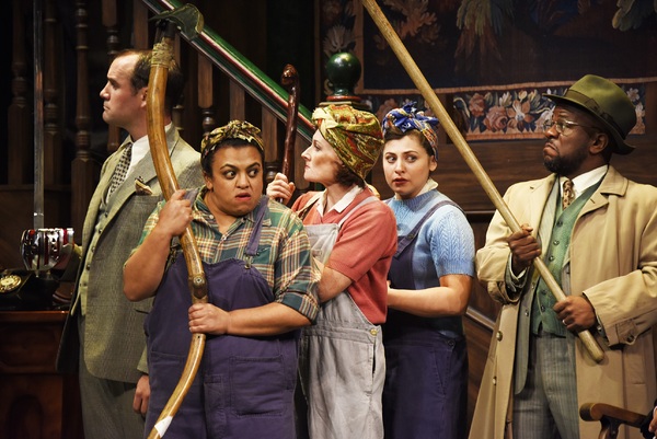 Photo/Video: First Look at THE MAN IN THE WHITE SUIT Image