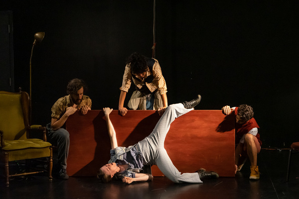 Photo Flash: First Look at Walkabout Theater's THE RAVELING Image