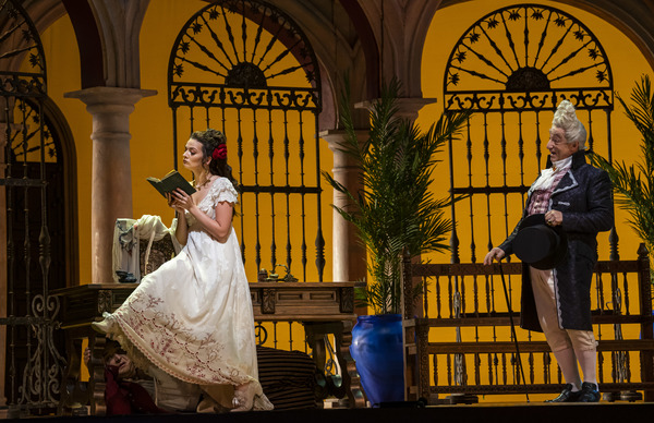 Photo Flash: Lyric Opera Presents THE BARBER OF SEVILLE Image